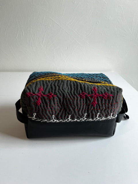 Vintage Pakistani Saami Quilt Dopp Kit Makeup Bag in Gray with Multi-color Fabric with Black Leather
